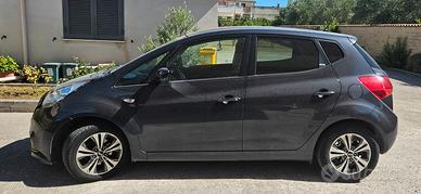KIA VENGA 1.4 Cvvt  cool BENZ 