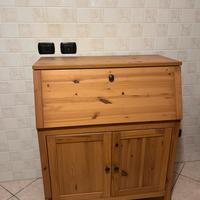 Mobile scrittoio ribalta ikea