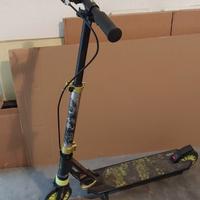 Monopattino bambino/a 6-10 anni 