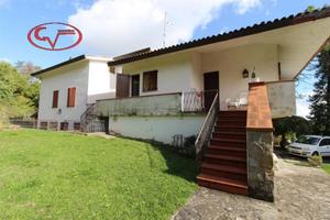 Villa di 530 m² con più di 5 locali e box auto dop