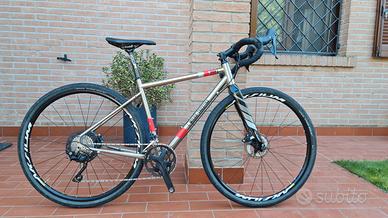 Wilier Jaroon gravel, telaio acciaio