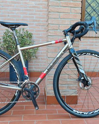 Wilier Jaroon gravel, telaio acciaio