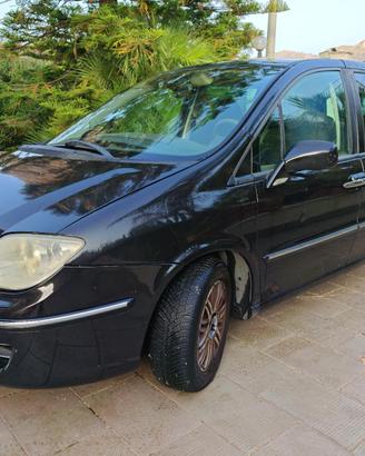 Lancia Phedra 2.2 170cv