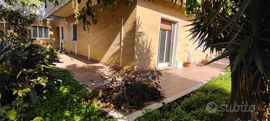 Ampio 5 Vani Terrazza Giardino Garage zona Tivoli