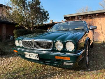 Daimler Double Six 6.0 V12 ASI ORO