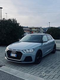 Audi A1 2022 black identity 3.0TFSI