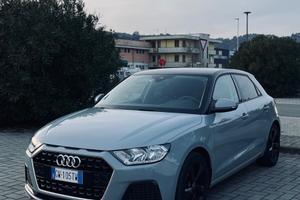 Audi A1 2022 black identity 3.0TFSI