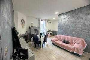 3 LOCALI A NAPOLI