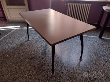 4 Scrivanie da Ufficio o Tavoli Studio/Pranzo