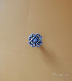 Pomello per ante/cassetti in metallo