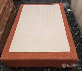 Letto sommier rivestito in tessuto