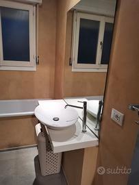 Sanitari, ciotola ovale e box doccia