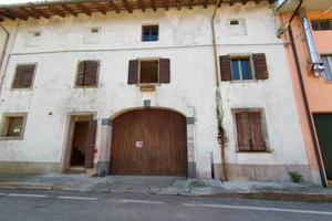 Casa indipendente di 191 m² con più di 5 locali a 