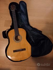Chitarra Classica con custodia e piedistallo