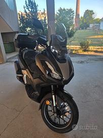 Honda ADV 350 Black Edition (2025) pari al nuovo