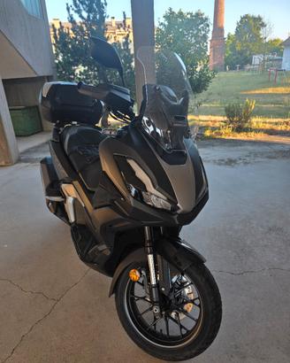 Honda ADV 350 Black Edition (2025) pari al nuovo