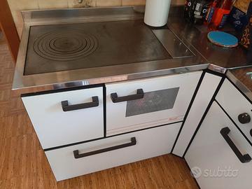 cucina con forno a legna Rizzoli