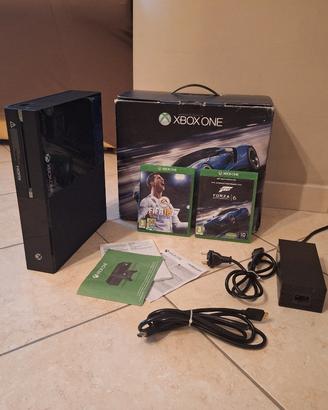 Xbox one con Forza 6 e fifa 18