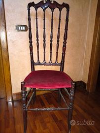 sedie vintage antica in legno massello con schiena