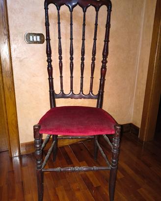 sedie vintage antica in legno massello con schiena