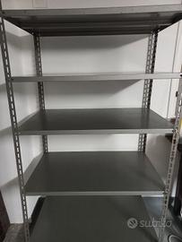 scaffale in acciaio