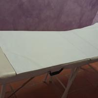 Due lettini massaggio