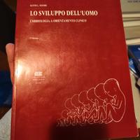 Lo sviluppo dell'uomo di Keith Moore