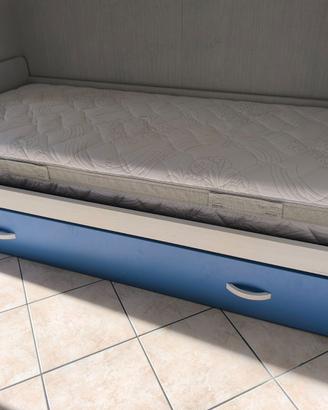 Letto singolo + letto estraibile + materassi