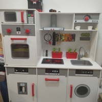 Cucina giocattolo in legno