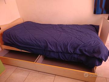 letto singolo e scrivania 