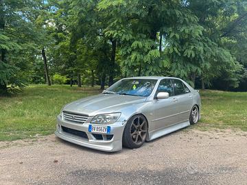 Lexus IS200 GXE10