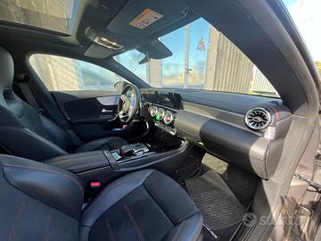 MERCEDES-BENZ CLA 200d AMG Line Premium