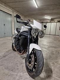 TRIUMPH SPEED TRIPLE 1050