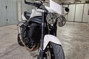 TRIUMPH SPEED TRIPLE 1050