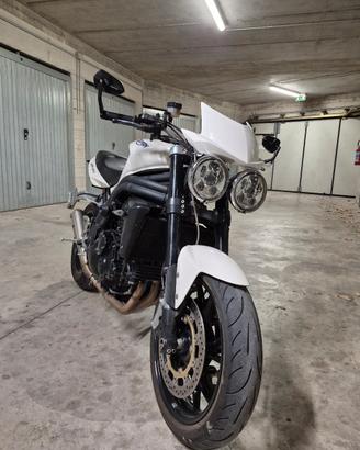 TRIUMPH SPEED TRIPLE 1050