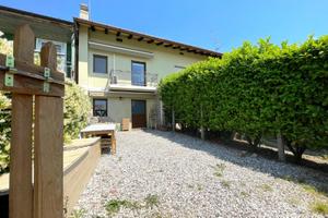 CASA A SCHIERA CON TERRAZZO PANORAMICO E SPAZIO...