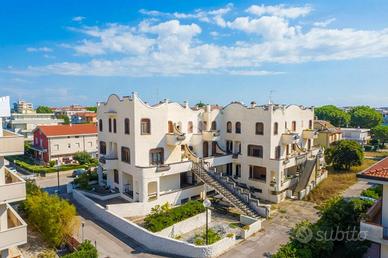 3 LOCALI A FRANCAVILLA AL MARE