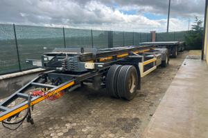 Rimorchio scarrabile e ribaltabile