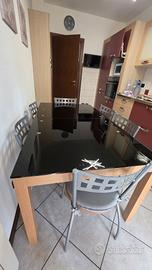 Tavolo in vetro temperato allungabile
