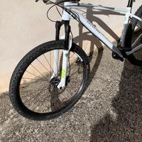 Bici Mtb cross country RACE700 telaio in alluminio