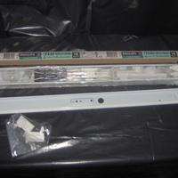 Neon 18 watt con portalampada NUOVO