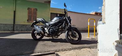 Suzuki SV 650 (2016) – 25.000 km – Gomme Nuove
