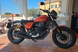 Moto Guzzi V9 BOBBER SPORT