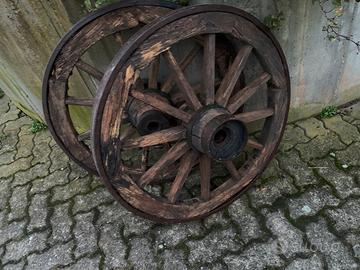 coppia di ruote originali Carro restaurate