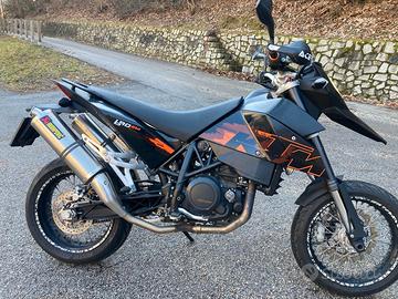 KTM 690 Supermoto