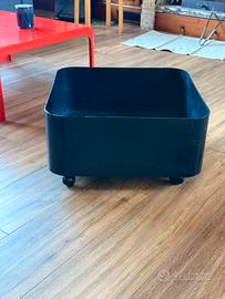 Vaso nero kartell con ruote