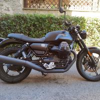 Moto guzzi v7 stone 2021