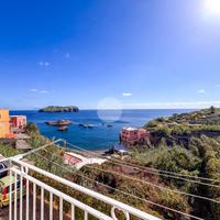 3 LOCALI A VENTOTENE