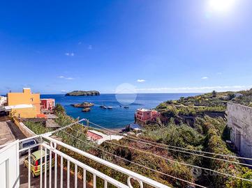 3 LOCALI A VENTOTENE