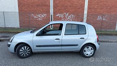 Clio 2